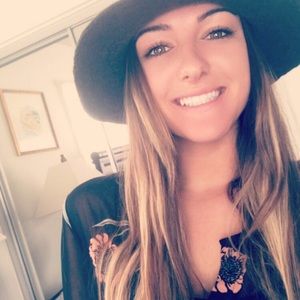 Meet your Posher, Alyssa